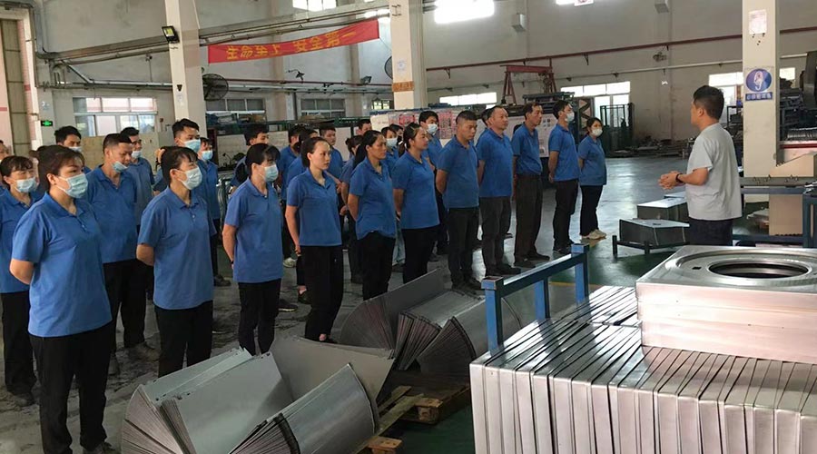 五一放假在即！金環(huán)電器沖壓車間開展早會(huì)強(qiáng)調(diào)工作效率